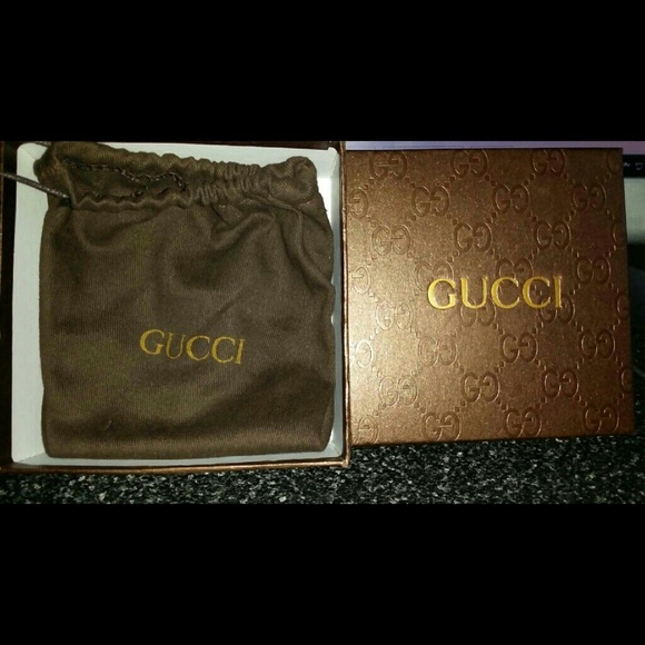Accessories - Gucci box and dust bag + shoe horn