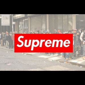 Black and good supreme snapback