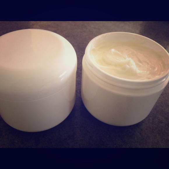 Soothing coconut aloe vera skin cream