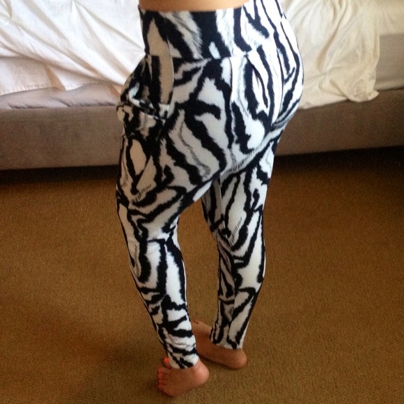 🚫SOLD🚫Tribal harem pants - Picture 2 of 2