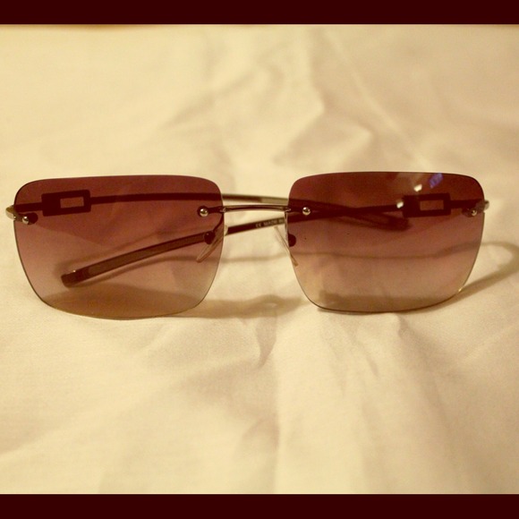 💢SOLD💢 Gucci Sunglasses - Picture 1 of 1
