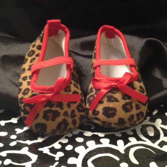 🎀Leopard/Red Baby Shoe - Picture 2 of 4