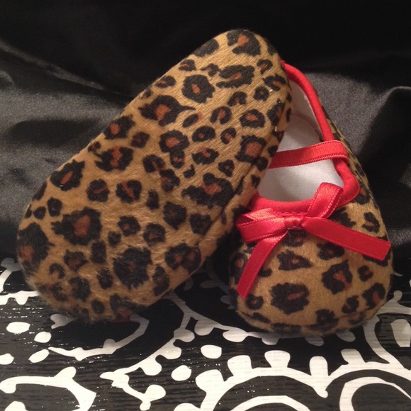 🎀Leopard/Red Baby Shoe - Picture 3 of 4