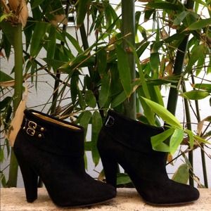 SOLD!  STEVEN Steve Madden Elusion Bootie