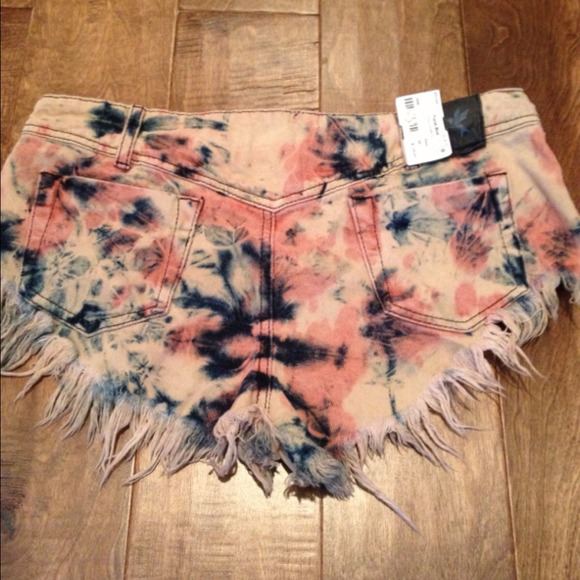 ❌❌SOLD❌❌ One teaspoon bonitas shorts - Picture 2 of 2