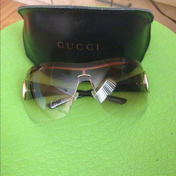 Gucci Sunglass - Picture 4 of 4