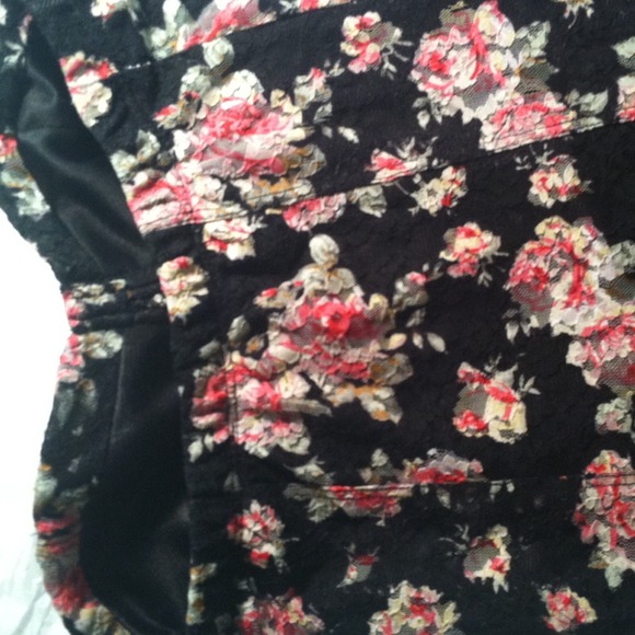 Floral black bustier/ tube top - Picture 3 of 4