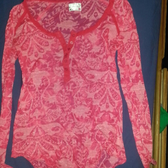 Red see thru long sleeves with swirly designs onbt - Picture 1 of 1