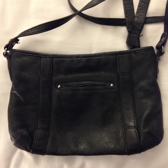B Makowsky black cross body purse - Picture 3 of 4