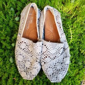 TOMS Silver Crochet Women's Classics sz9