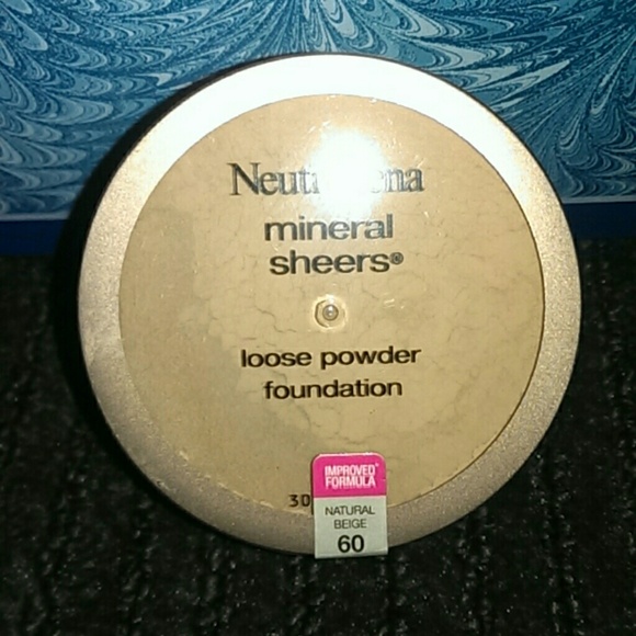 Neutrogena Mineral Sheers loose powder foundation