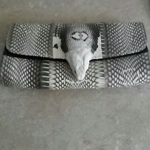 Cobra purse