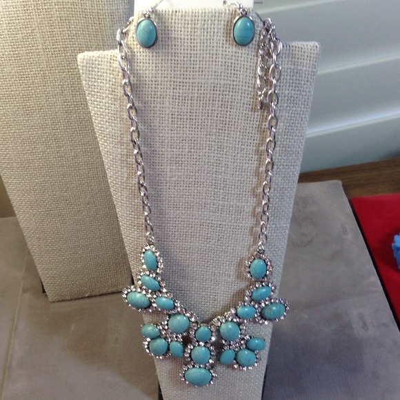 Statement Necklace Pierced Earrings turquoise look - Picture 2 of 4