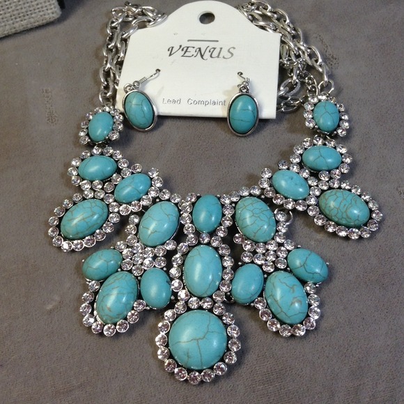 Statement Necklace Pierced Earrings turquoise look - Picture 3 of 4