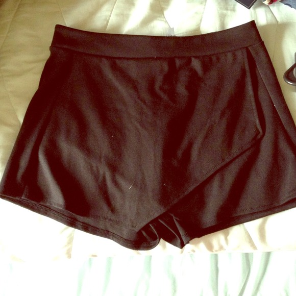 Asymmetrical skirt