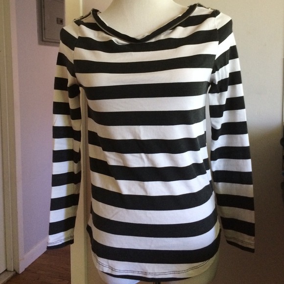 Zara stripe black and white top