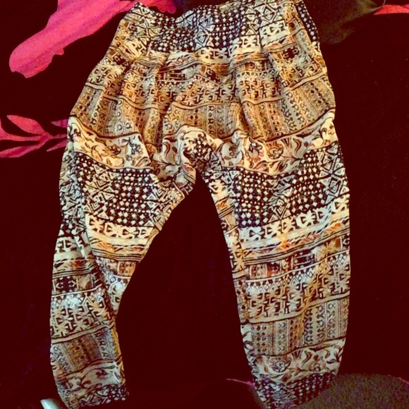 Forever 21. Size S. Never worn. Still with tags !