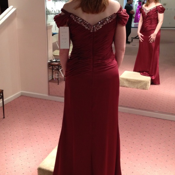 Long Formal Gown - Picture 2 of 4