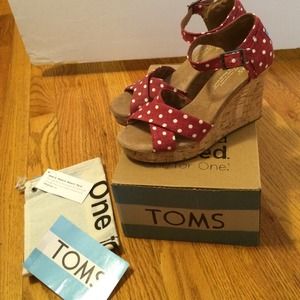 TOMS Polka Dot Wedge- NWT! SALE