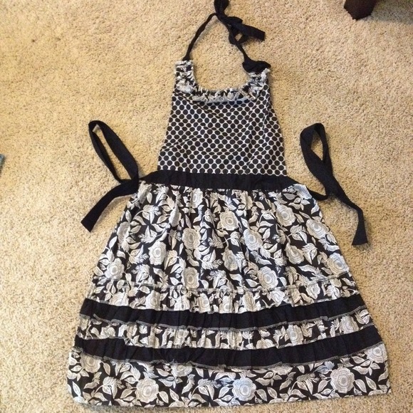Other - NWOT super cute apron
