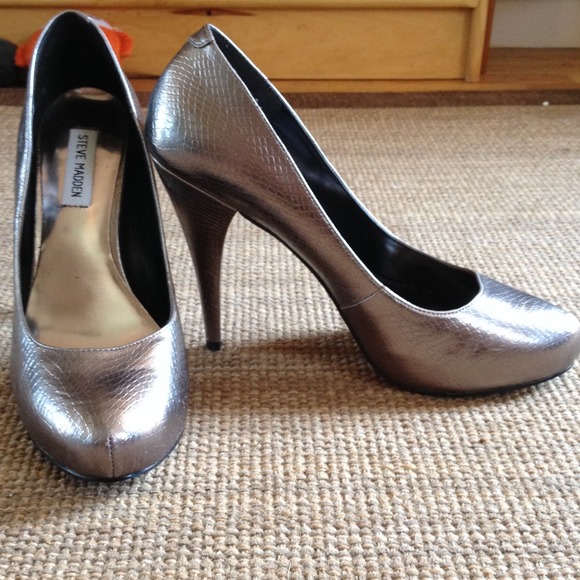 Steve Madden heels size 9