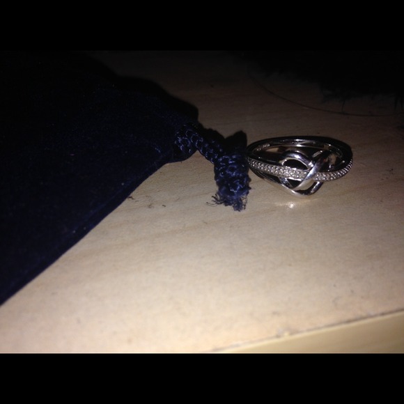 Infinity ring - Picture 2 of 3