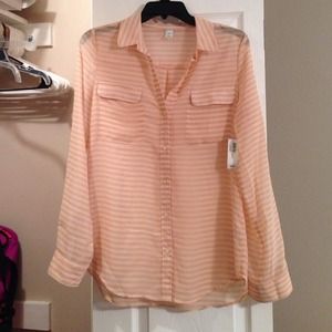 💥SOLD💥NWT Old Navy Blouse