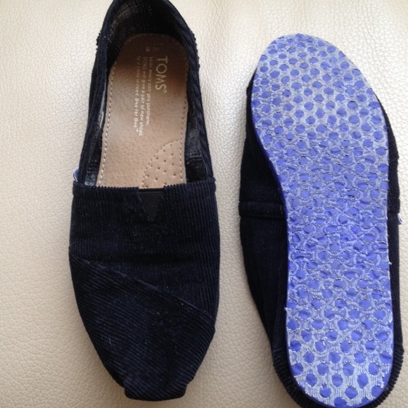 Black corduroy Toms!