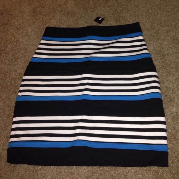 BUNDLE HOLD new stretchy skirt and body suit