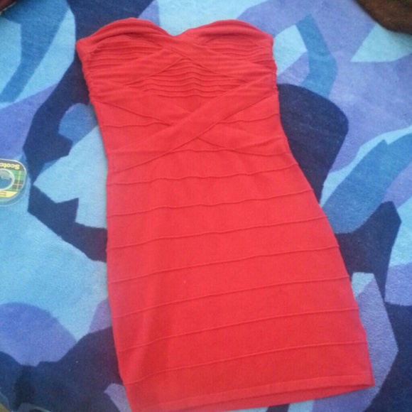 Strapless Red club dress