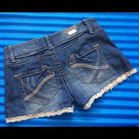 🐴BUNDLED🐴 Daisy Dukes 💋 - Picture 3 of 3