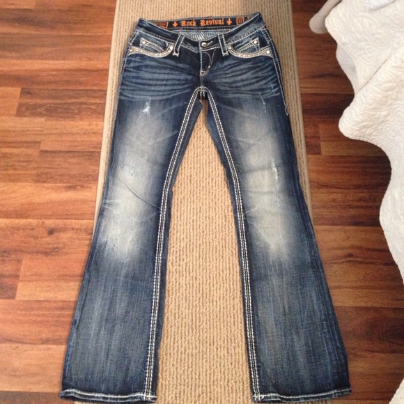 💥SOLD💥 Rock Revival Bootcut Jeans - Picture 3 of 4