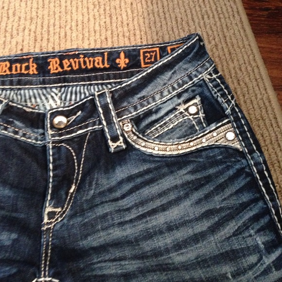 💥SOLD💥 Rock Revival Bootcut Jeans - Picture 4 of 4