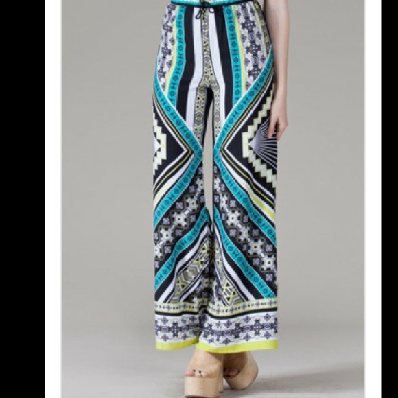 Flying Tomato printed palazzo pants! NWOT