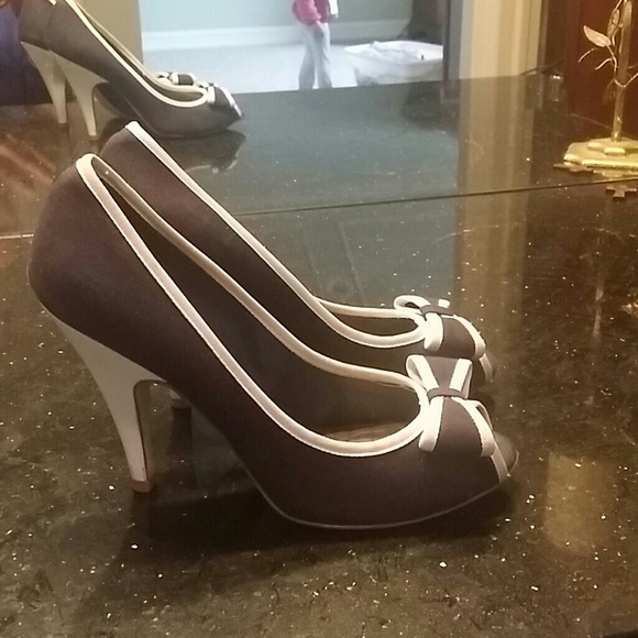 Shoes - Picture 2 of 2