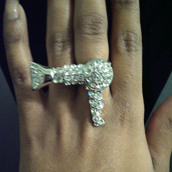 Stylist ring