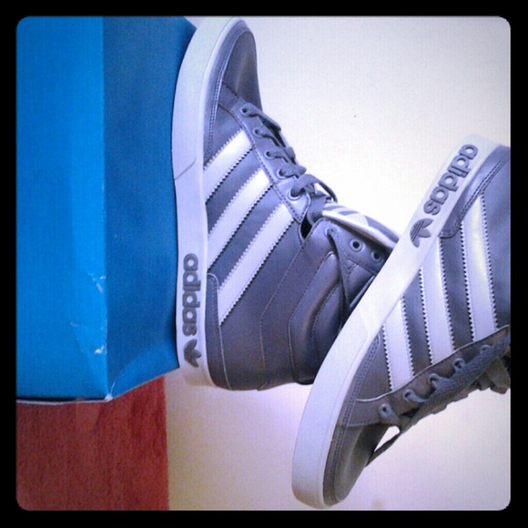 Grey Adidas-on HOLD