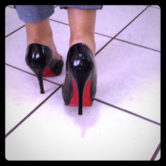 💔SOLD💔Christian louboutin peep toe heels