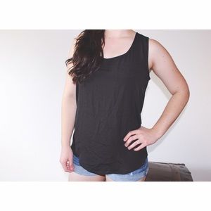 sleeveless pocket blouse