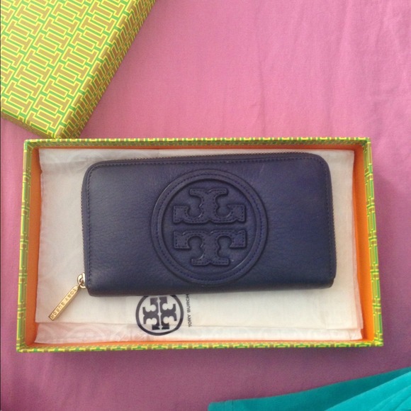 Tory burch wallet