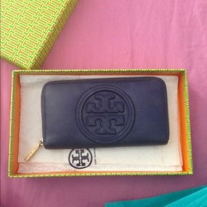 Tory burch wallet