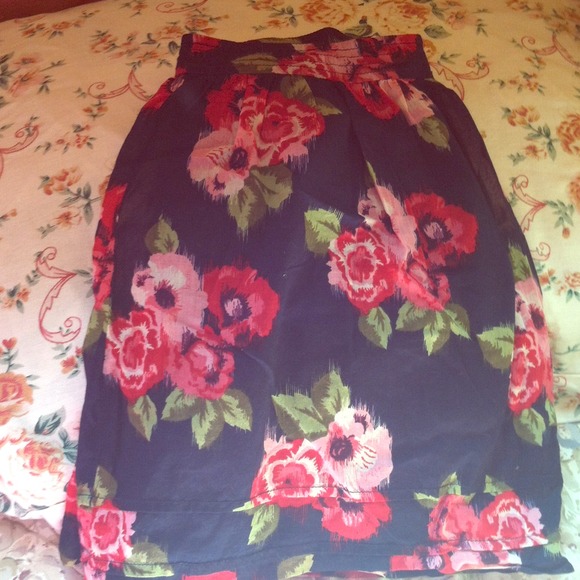 Floral skirt !
