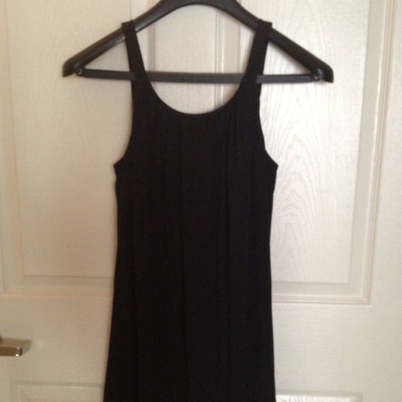 Black cocktail dress by Laundry by Shelli Segal - Picture 2 of 3