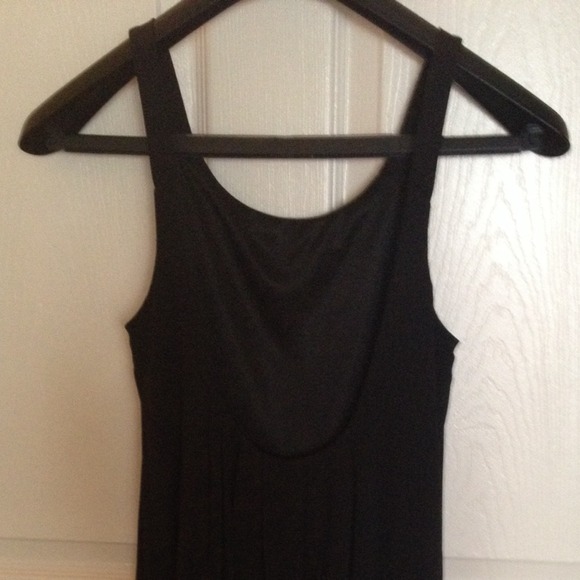 Black cocktail dress by Laundry by Shelli Segal - Picture 3 of 3