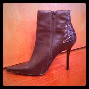 Side zip black leather booties
