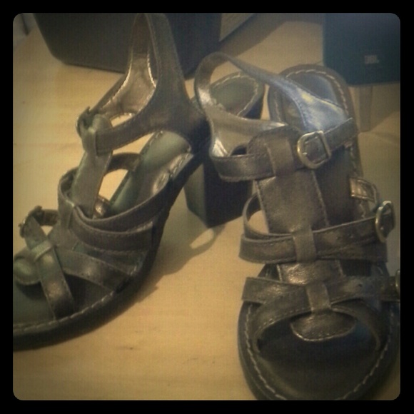Sandals - Picture 1 of 4