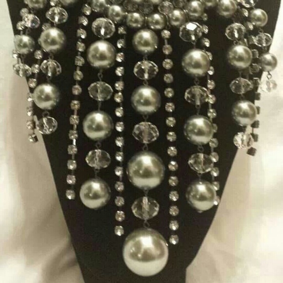 SOLD Pearl and Rhinestone Necklace Set - Picture 3 of 4