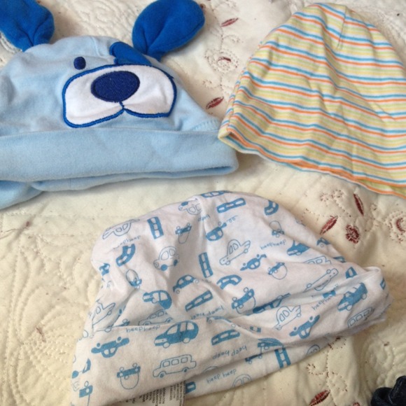 3 newborn hats