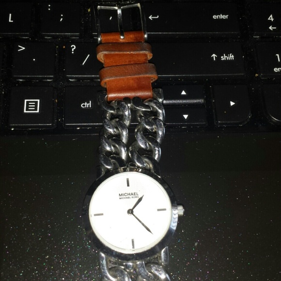 Michael kors ladies watch great condition Needs