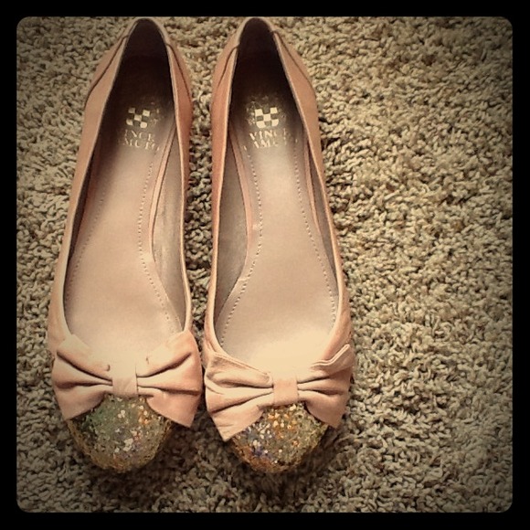 Super cute Vince Camuto flats!
